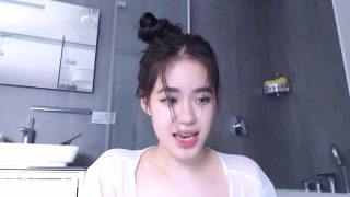 Em gái thủ dâm trong phòng phê sung sướng